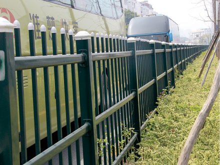 簡單分析鋅鋼護(hù)欄的重要特性