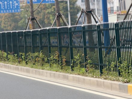 鋅鋼護(hù)欄和鐵藝護(hù)欄的區(qū)別有哪些？