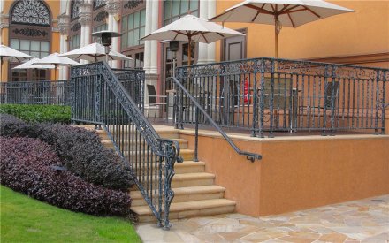 聊城室內(nèi)鋁合金護欄安裝費用-安誠護欄廠家